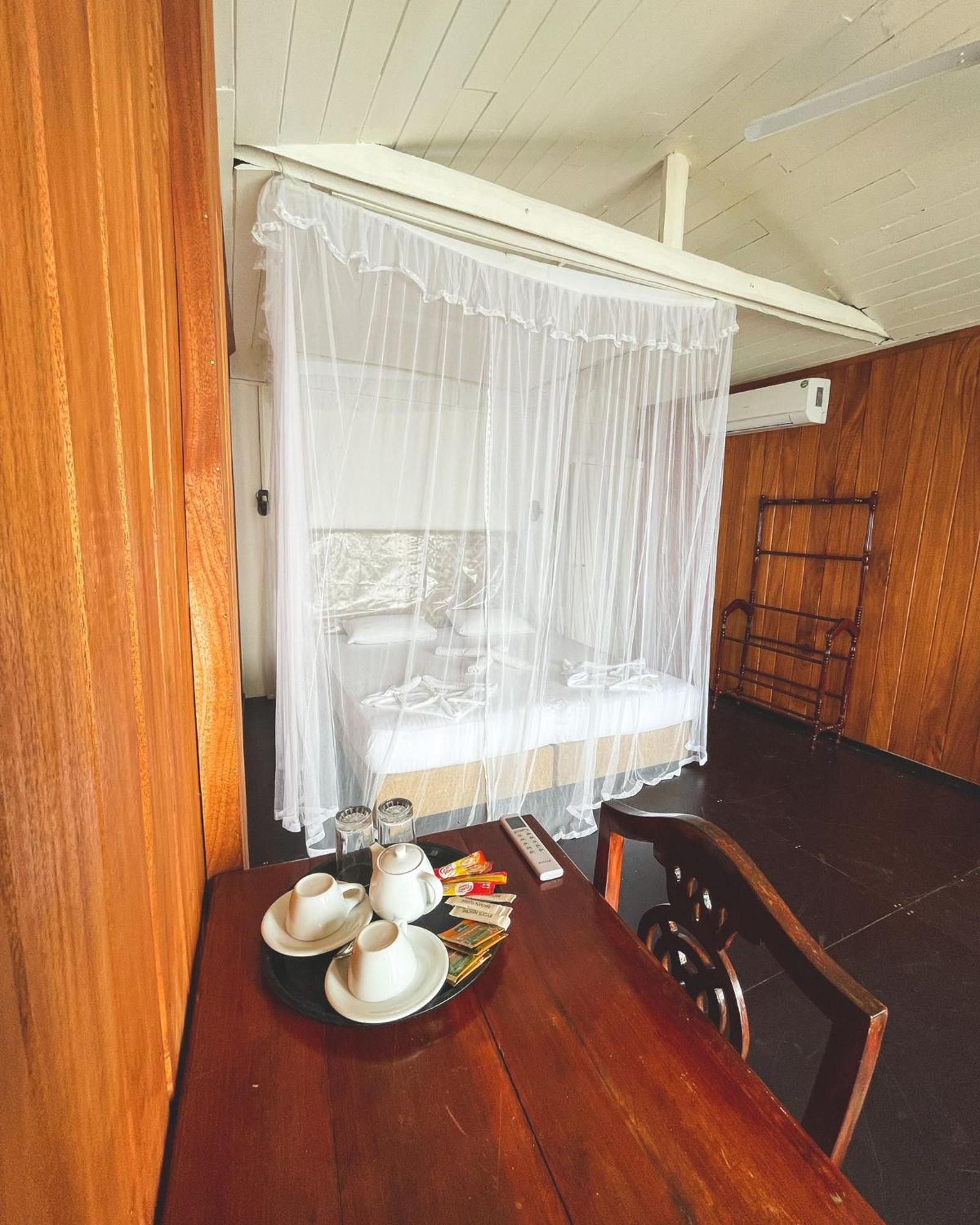 Why Not Guest House Хиккадува Экстерьер фото