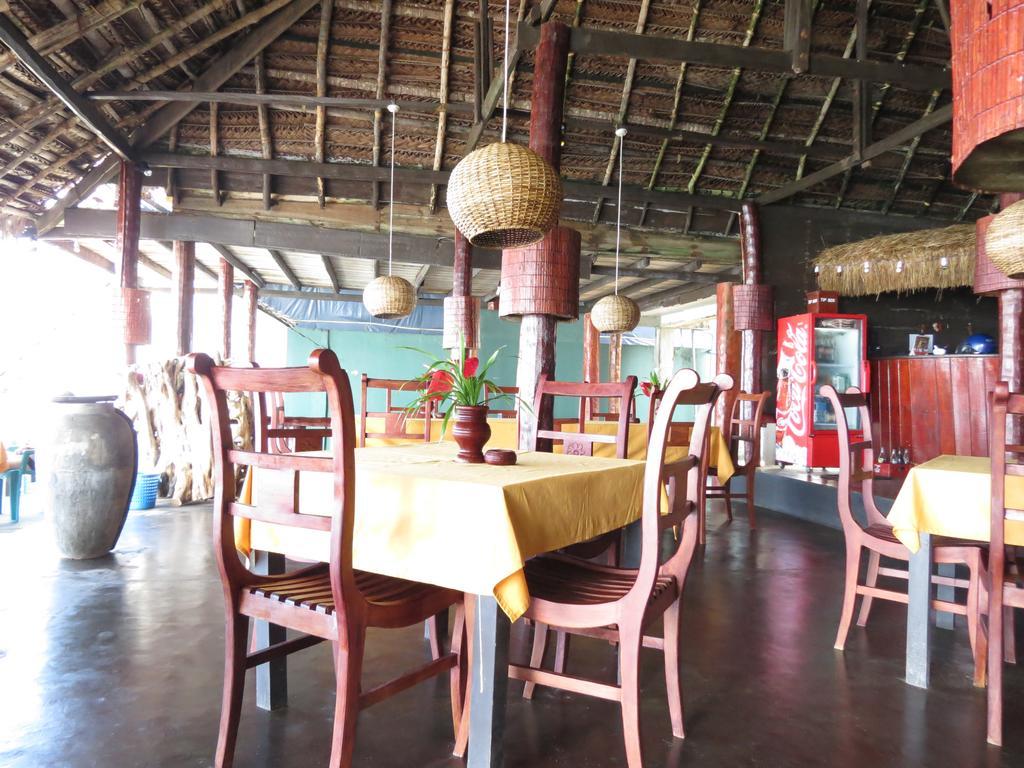 Why Not Guest House Хиккадува Экстерьер фото