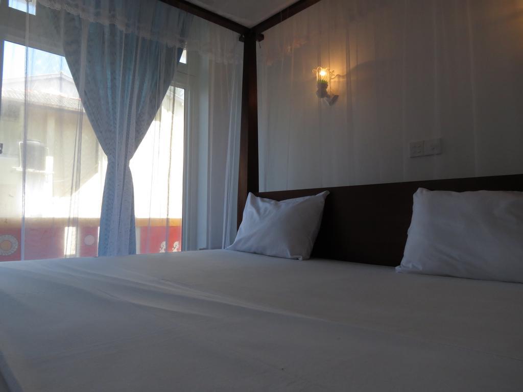 Why Not Guest House Хиккадува Номер фото